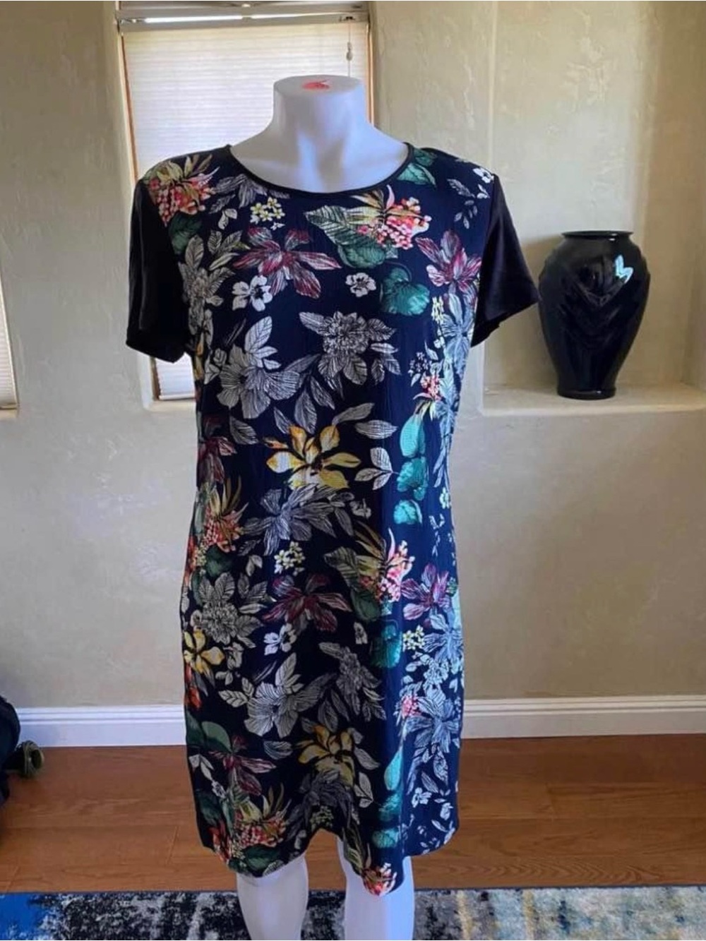 Single LA floral print color block T-shirt dress sz medium
